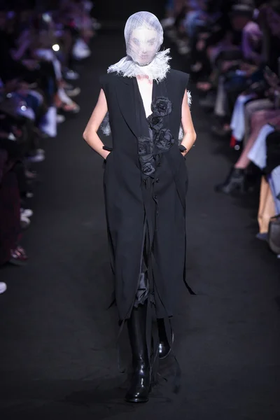 Look 2